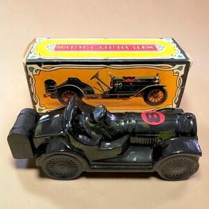 VTG 70s Avon Straight Eight Windjammer New Full Bottle Green Car Decanter Bo
